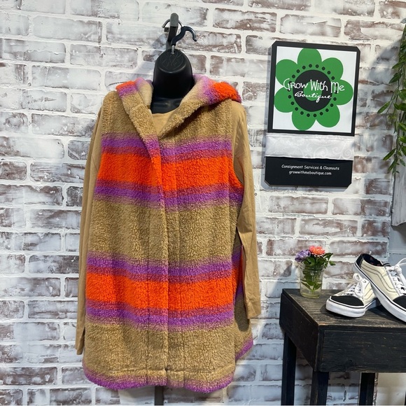 Koolaburra striped Patterned vest and long sleeve under shirt Medium - Picture 1 of 9